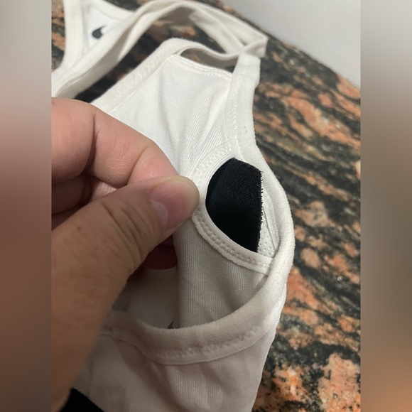 Nike sports bra. Worn just once. Size Small petite - Picture 5 of 5
